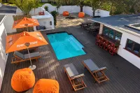 Hermanus Backpackers & Budget Accommodation - Pools