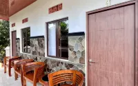 Abah Hotel - parking