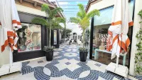 POSHPADZ Kai Villa-Water Views, Balcony, Walk to Jupiter Beach Sleeps 4 - Boutique