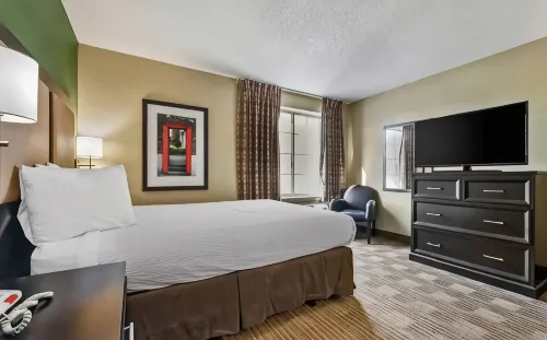 Suburban Studios Minneapolis Bloomington - 2-Star