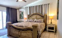 Seaside Oasis! Dog-Friendly, Waterfront, Private Dock, Saltwater Pool & Spa, - 4-Star