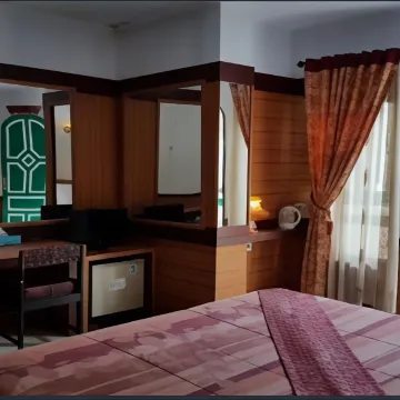 Luxury cosy carriage with electric private hot tub - Housity