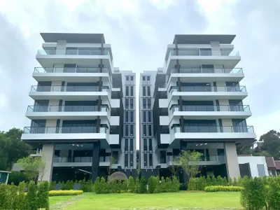 TopFloor Gorgeous Sunset-Mae Phim Beachfront Condo Hôtels à : 