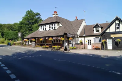 The Flying Bull Inn Các khách sạn ở Milland