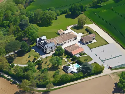 Domaine d'En Fargou Hotel a Larroque