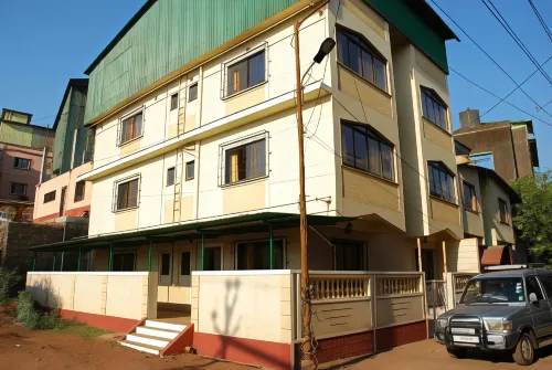 Shanti the Grand Palace Hotels in Ratnagiri