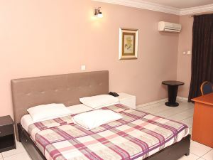 Kriscane Suites Annex