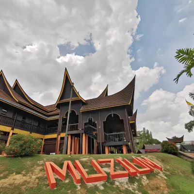 โรงแรมซุเตรา โรงแรมใกล้Virgin's Temple