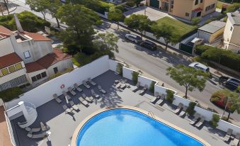 Carcavelos Beach Hotel