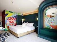 4 Monkeys Hotel Отели рядом с достопримечательностью «Дворец Дусит»