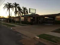 Miles Outback Motel فنادق في مايلز