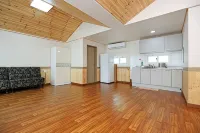 Yongin Daom Pension Отели рядом с достопримечательностью «Dae Jang Geum Park»