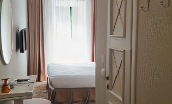 Madam El Hotel