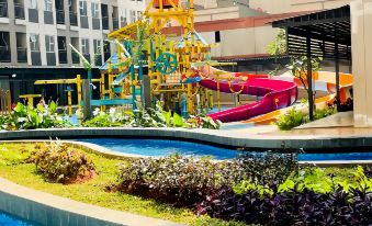 Lovely Japanese-Themed Apartment Transpark Juanda Bekasi