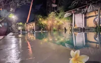 Astuti Gallery Homestay 타만 코타 시도뮬요 주변 호텔