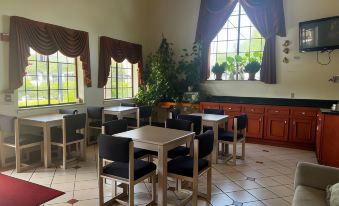Super 8 by Wyndham Stafford Sugarland Area
