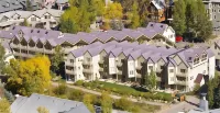 Modern Comfort River/Mtn Views + Hot Tub 1 Bedroom Condo by RedAwning Hotel di Telluride
