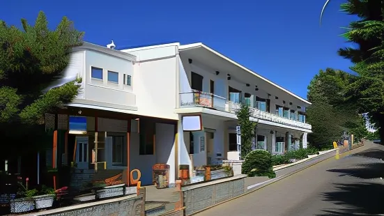 Artemon Hotel