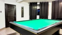 ONE Luxury Events & Lodging Hotels near El Bosque de los Cuatro Caminos