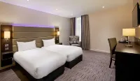 Northampton South (Wootton) Hotels near University of Northampton