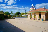 Buckaroo Motor Inn Hotels in Warwick