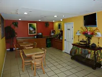 Redwood Inn - White Hall