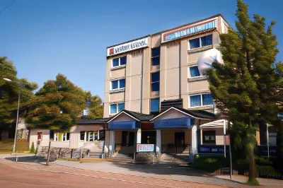 Hotel Adlon Hotels near Miramarparkens lekpark