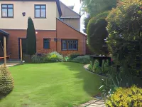 Toothbrush Rooms at Lattice Lodge - Guest Kitchen & EV Recharging Hotels in Barham