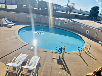 Plaza Inn - Pools