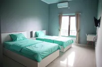 Cemara Guest House Syariah Kertajati Hotels in Kertajati