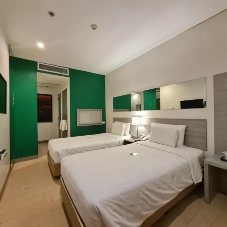 Go Hotels Otis - Manila Отели рядом с достопримечательностью «Золотая мечеть»