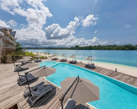 รามาดา รีสอร์ท บาย วินด์แฮม พอร์ต วิลา โรงแรมในพอร์ตวิลา