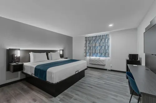 Motel 6 Brighton CO Denver Northeast - parking