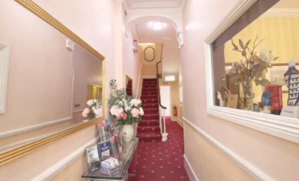 Balmoral House Hotel