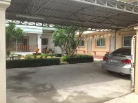 2N Guesthouse - Bãi đậu xe