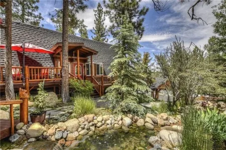 Elk Run Cabin w/jetted tub and covered parking