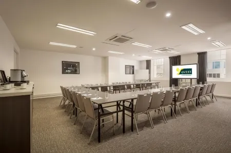 Quest King William South Отели рядом с достопримечательностью «Вел Гарденс»