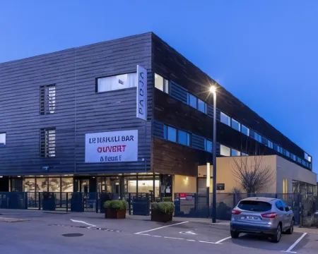 パジャ  ホテル & スパ ヴァンヌ バンヌのホテル