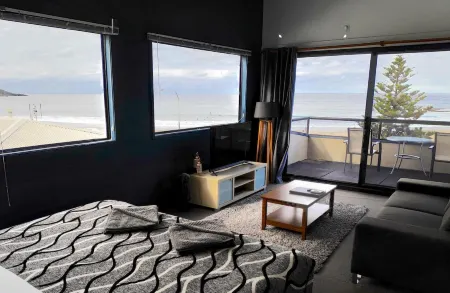 Beach House Mollymook