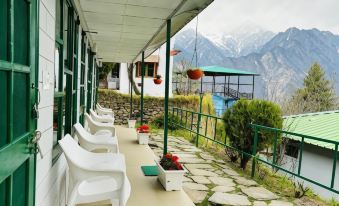 Himalayan High, Auli, by Himalayan Eco Lodges