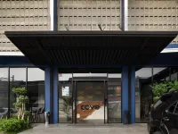 Cove W Suites Hotels near Cawang Station