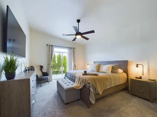 New Cozy, Modern 3-bedroom home. Close to dtwn CDA