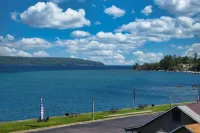 Comfort Inn & Suites Munising-Lakefront Hotel di Munising