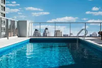 Dazzler by Wyndham Buenos Aires Polo - สระว่ายน้ำบนดาดฟ้า