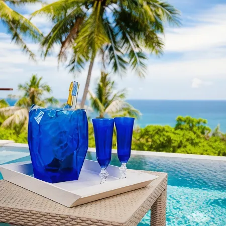 Overthemoon Luxury Pool Villas