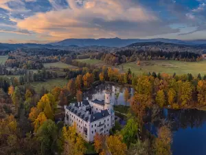 Zamek Karpniki Schloss Fischbach