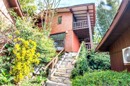 Pousada Rosa Отели рядом с достопримечательностью «Red»