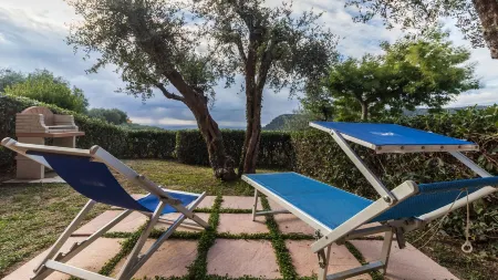 Italianway - Il Borgo apartments Отели рядом с достопримечательностью «PORT OF FINALE»