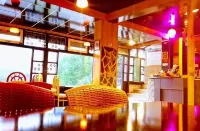 Hotel Blue Moon Karimabad فنادق في جيلجيت
