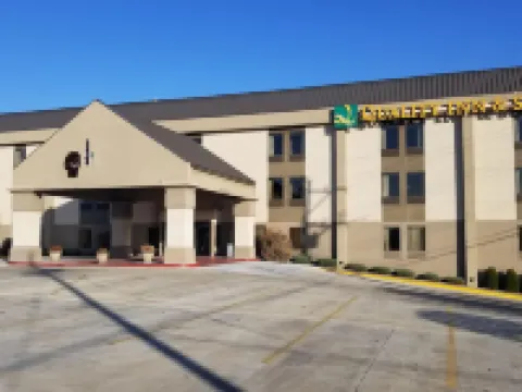 クオリティ イン & スイーツ クインシー - ダウンタウン クインシーのホテル